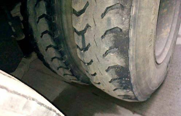 汽车吃胎维修,汽车吃胎修复