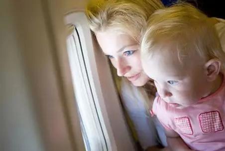 婴儿坐飞机注意事项有哪些,一个人坐飞机需要注意什么