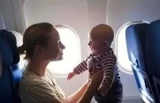 婴儿坐飞机注意事项有哪些,一个人坐飞机需要注意什么