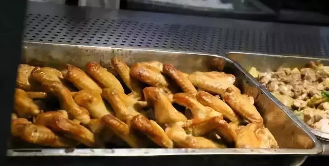 中国哪十所大学食堂饭菜最好吃,国内食堂最好吃的大学