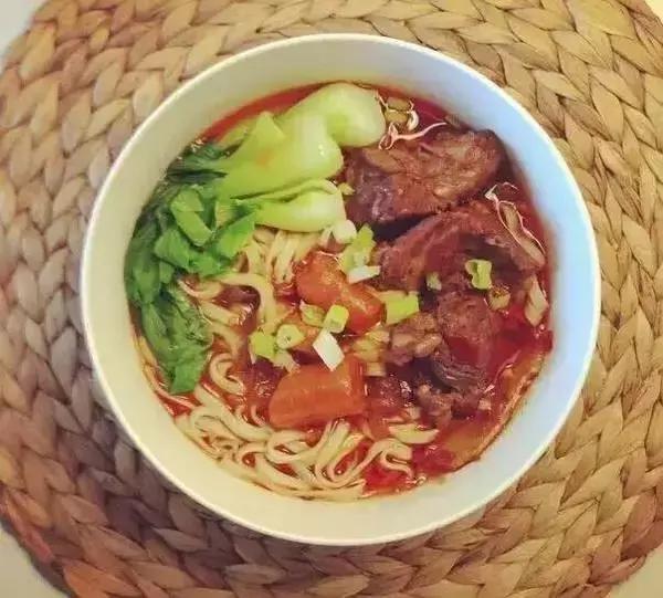 中国哪十所大学食堂饭菜最好吃,国内食堂最好吃的大学