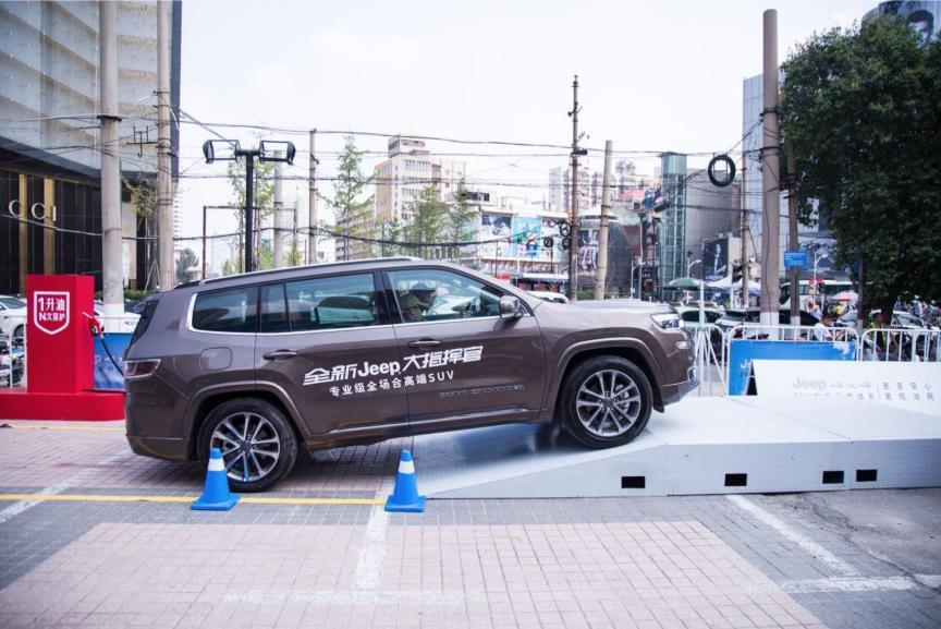 越野车又贵又费油,特别费油的越野车