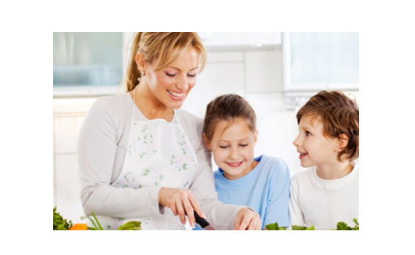 妈妈教小孩做家务很厉害,父母教孩子们做家务视频英语