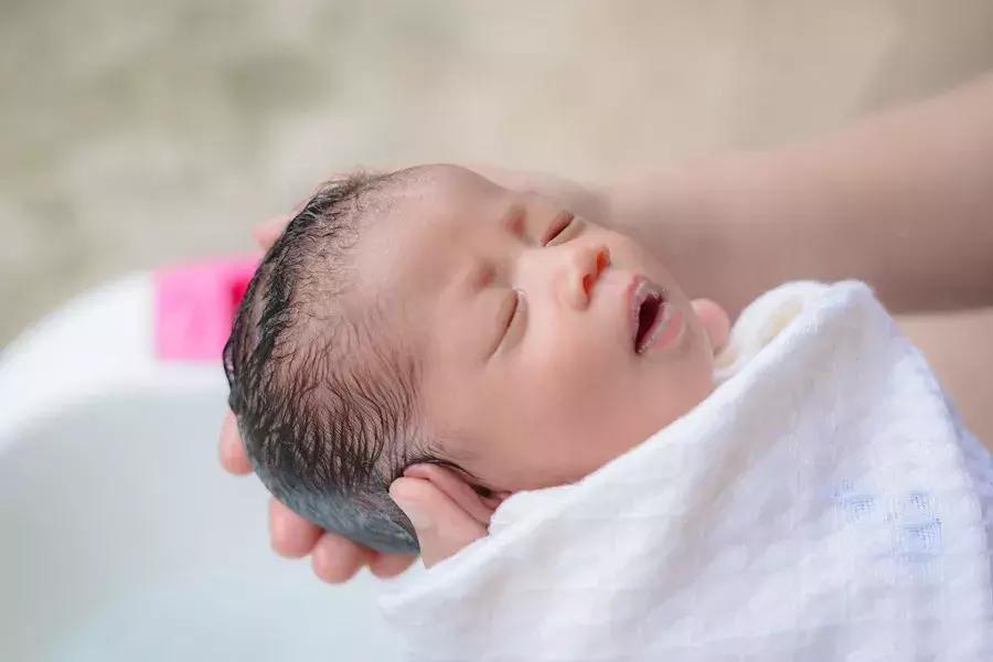 孩子的耳朵要不要清理,小孩的耳朵能不能掏