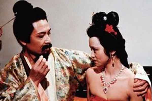 《红楼梦》中为什么把偷奸叫爬灰？