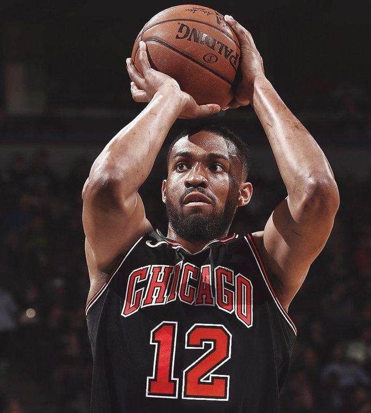 拿23岁“玻璃人”做球队核心,一签就俩,不怕3950万美元打水漂?