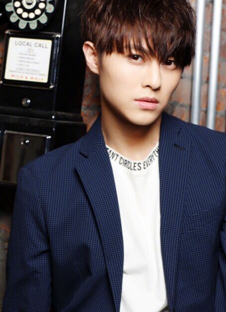 炎亚纶和邱胜翊演的电视剧,炎亚纶和王子邱胜翊同框视频