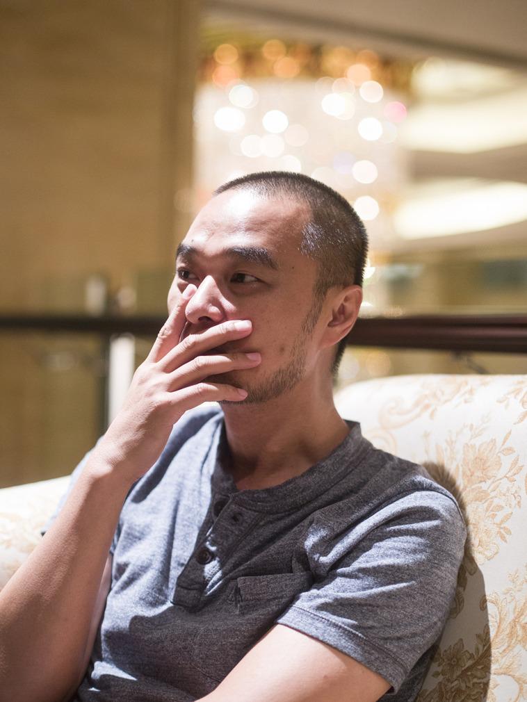 冯唐幼时第一本书，竟是泡妞秘籍，他如今上《奇葩说》被炮轰！