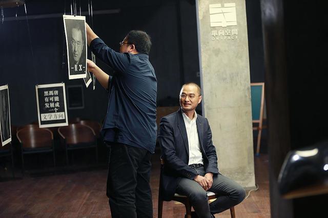 冯唐幼时第一本书，竟是泡妞秘籍，他如今上《奇葩说》被炮轰！