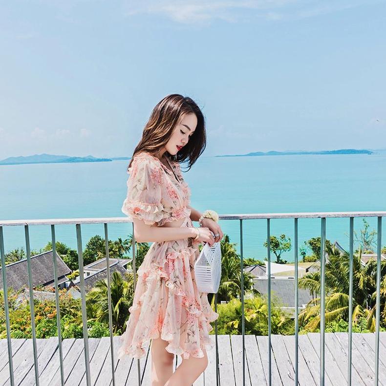 潮流印花连衣裙，夏末初秋魅力依旧