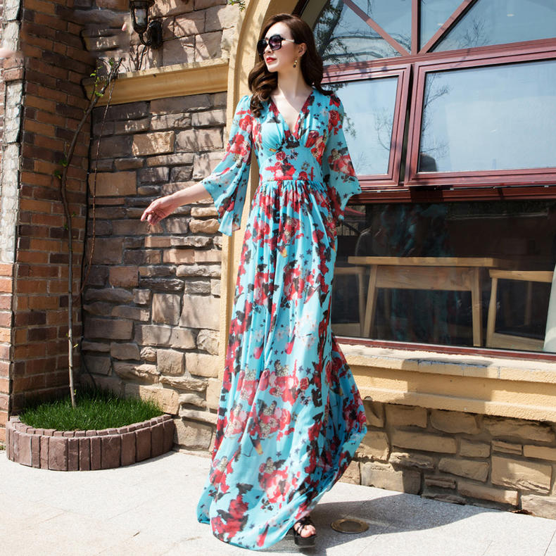 潮流印花连衣裙，夏末初秋魅力依旧