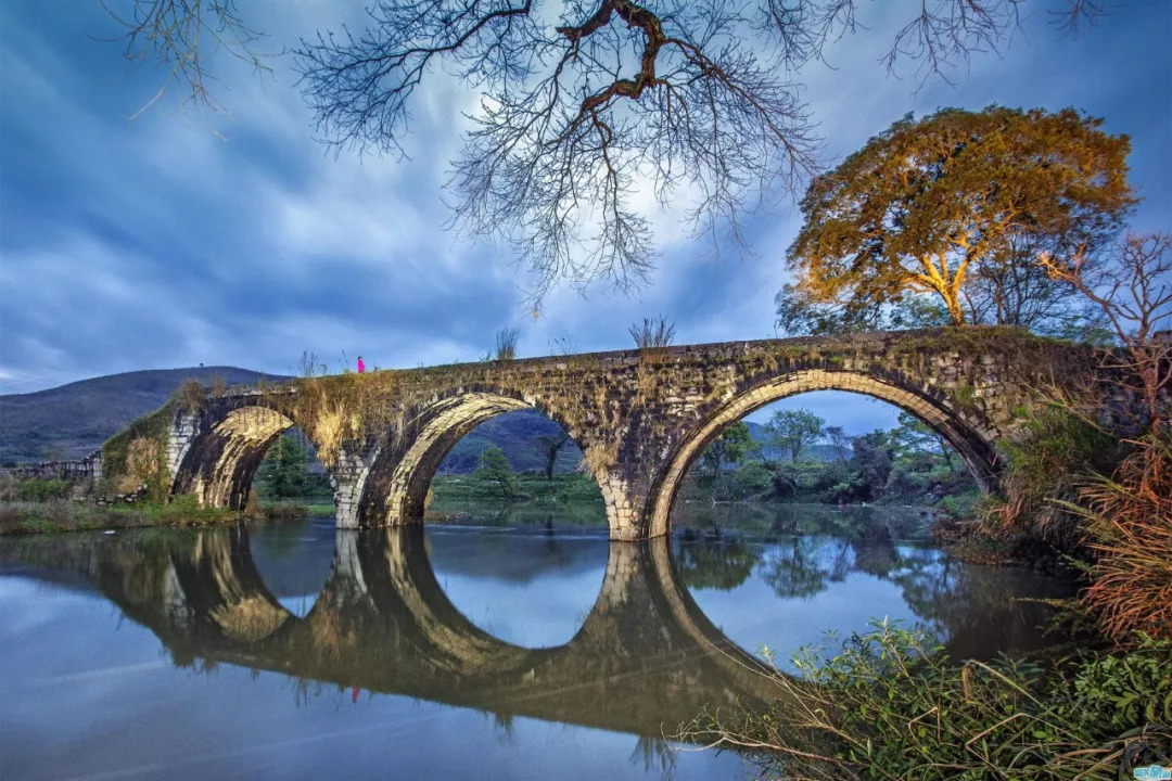 25名赴英国曼城学习的中国足球少年，后来怎么样了？