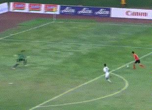 孙兴慜绝杀韩国2-1险胜叙利亚,韩国0-0平乌拉圭孙兴慜错失绝杀