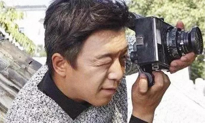 被*袜丝**毁掉的中国女人：审美力，才是一个人的核心竞争力