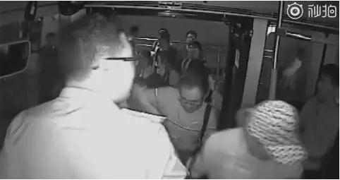 辱骂滴滴遇害者怎么处理,一网民辱骂滴滴遇害