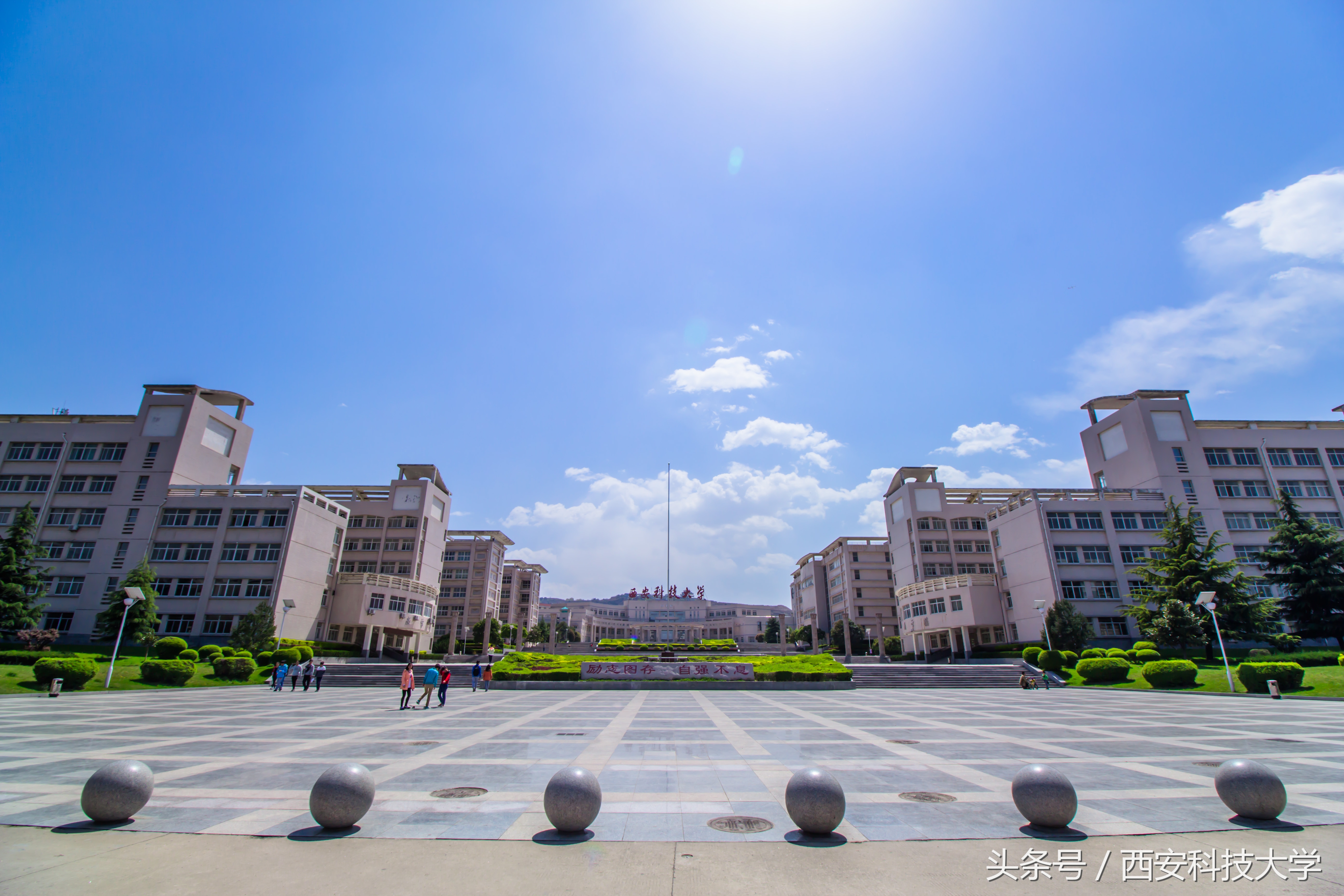 25项奖学金、网红餐厅、有咖啡厅的图书馆,这所高校新生太幸福!