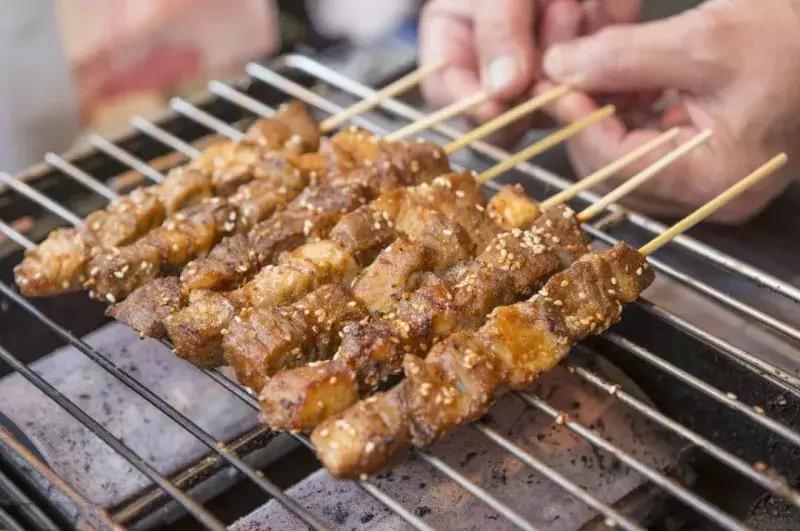 秋燥口鼻干喝什么,秋季干燥喝什么汤八款汤赶走秋燥