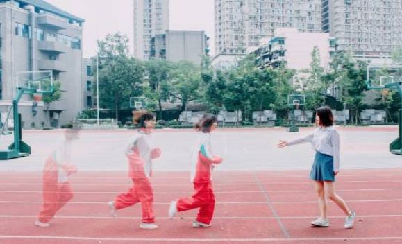 金宝贝校服,某学校校服惹争议