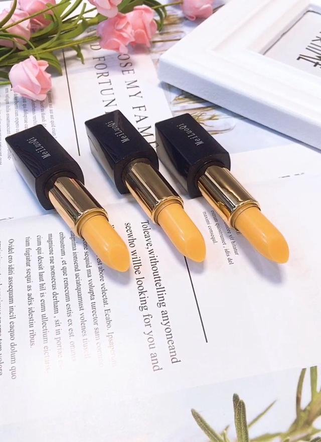 黄皮涂烂番茄色号的口红最显白,适合黄皮的橘调奶茶色口红推荐