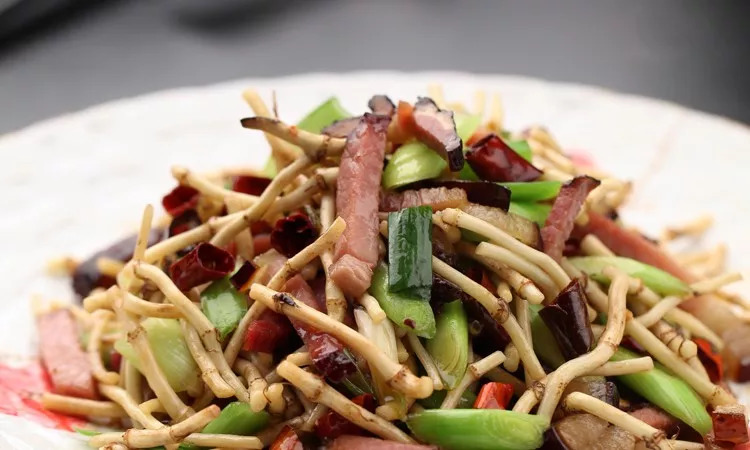 孩子吃了新鲜竹笋肚子不舒服,儿童吃竹笋导致呕吐怎么处理