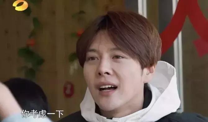 玩了一天饭都没吃,玩了一天不带女生吃饭