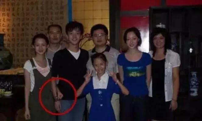 玩了一天饭都没吃,玩了一天不带女生吃饭