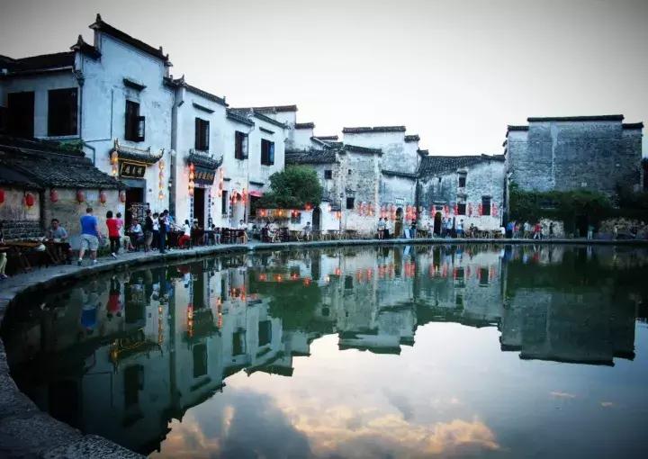 走进徽派建筑,走进黟县县城