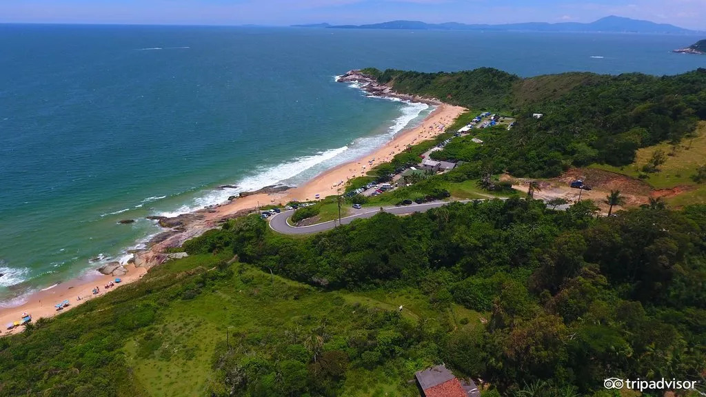 去什么地方不能穿什么颜色的衣服,中国旅游必去的十大海滩