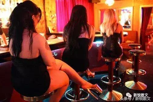 德国夫妇蒸桑拿,在德国洗桑拿浴