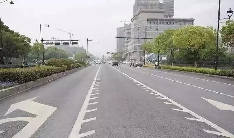 新手交通标识讲解,新手开车常见标线大全