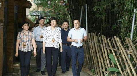 定向选调生为啥先不公布职位表,为什么选调生招的越来越多