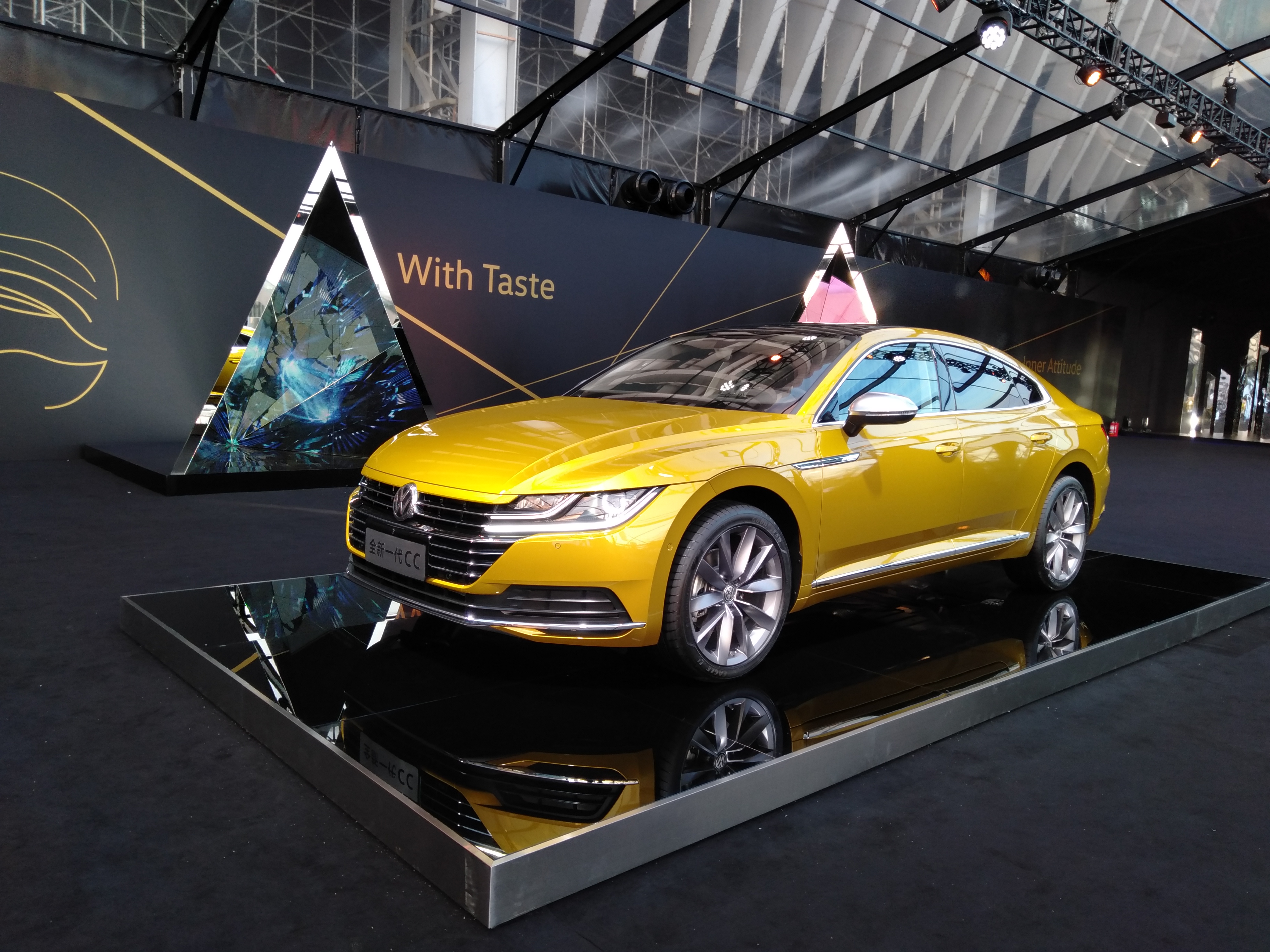 2015年大众cc2.0t尊贵型二手价格,2021款大众cc380夺目版真实成交价