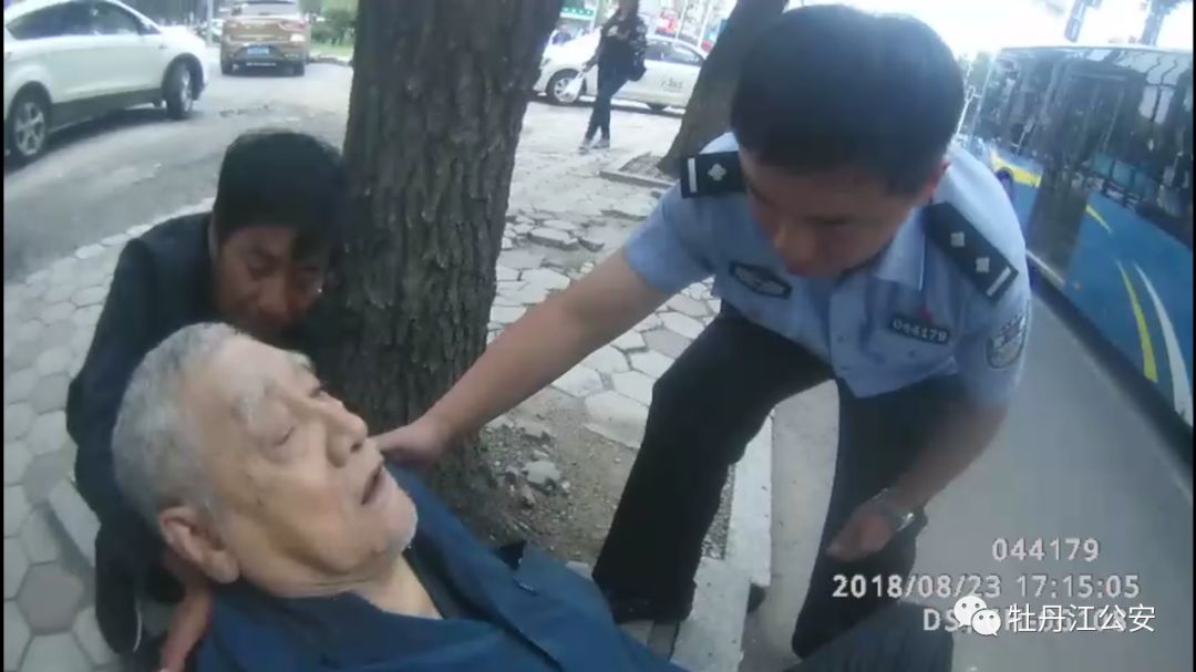 路遇老人摔倒扶与不扶,路遇老人摔倒最佳方案