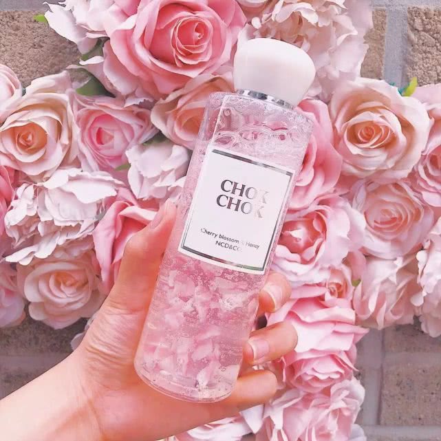 六款超好闻又留香持久的沐浴露,既能美白香味又好闻的平价沐浴露