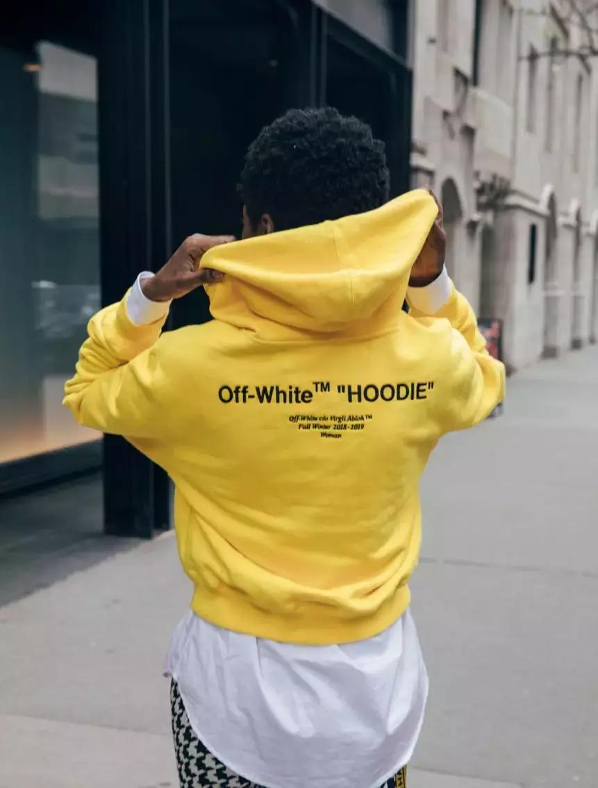 有什么时髦又好看的卫衣可以入手,今年必火的3款卫衣时髦极了