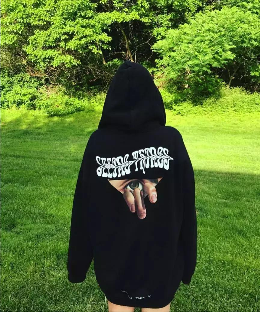 有什么时髦又好看的卫衣可以入手,今年必火的3款卫衣时髦极了