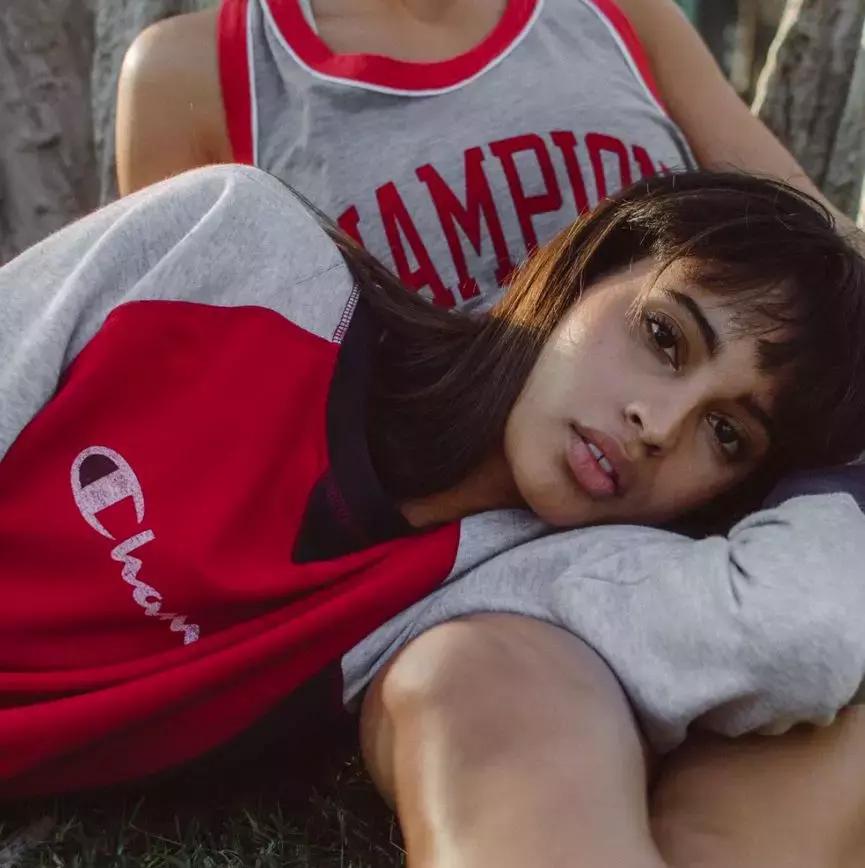 有什么时髦又好看的卫衣可以入手,今年必火的3款卫衣时髦极了