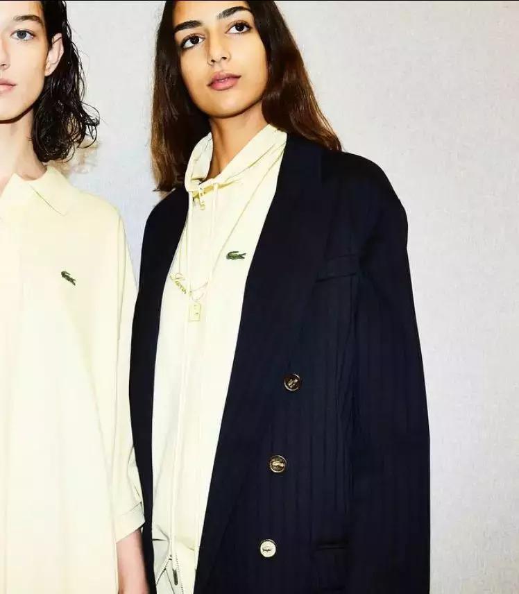 有什么时髦又好看的卫衣可以入手,今年必火的3款卫衣时髦极了