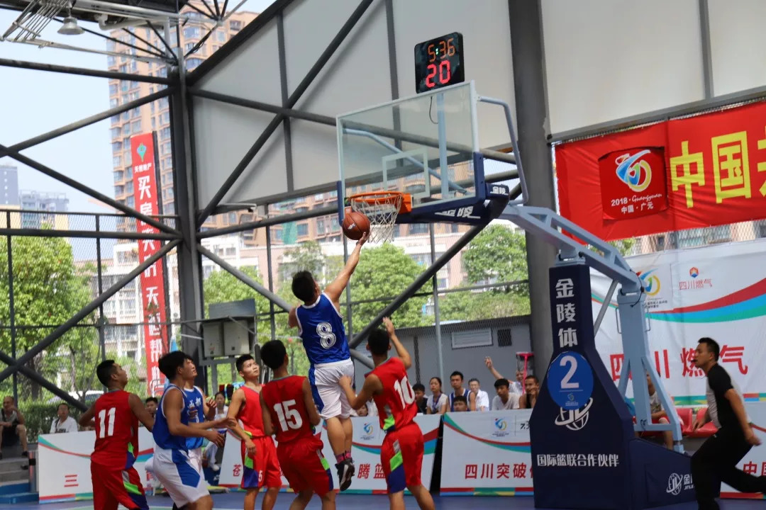 无声的拼搏只为前行,篮球因为热爱所以篮球无处不在