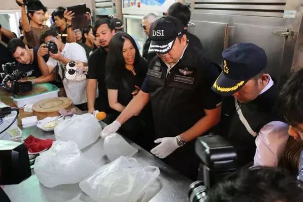 国外坑老外系列视频,坑人外国游戏