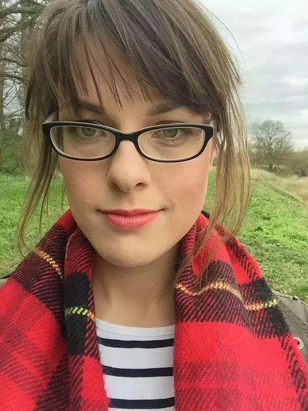 10鍏冨乏鍙崇殑moc,10鍏冪殑moc