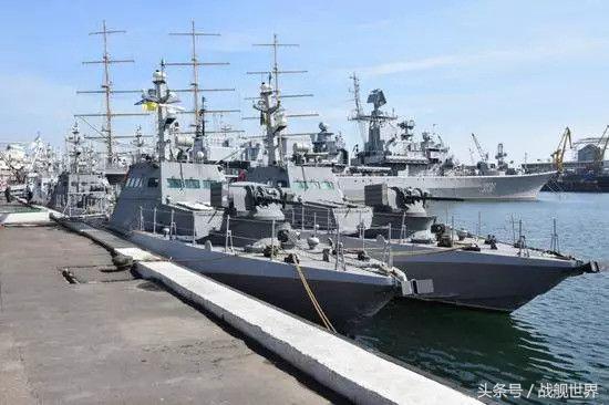 俄乌战争俘获乌克兰女兵,乌克兰拿了什么武器