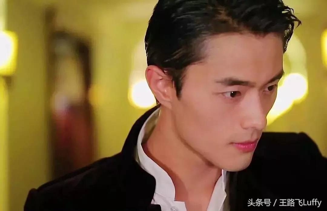 这位真·中国第一男模把普拉达当山寨品牌