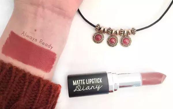 贫民窟女孩彩妆好物推荐,贫民窟女孩10元必备好物