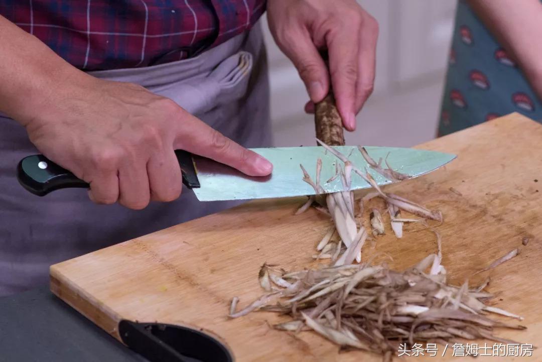 对付便秘最有效的炒素菜,这道菜润肠通便便秘人士要多吃