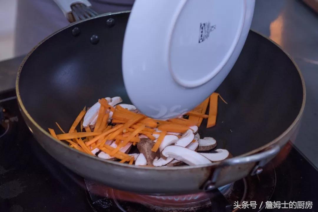 对付便秘最有效的炒素菜,这道菜润肠通便便秘人士要多吃