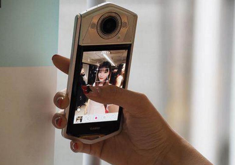 从千亿跌至百亿，只用了一年！Q版“腾讯”到底做错了什么？