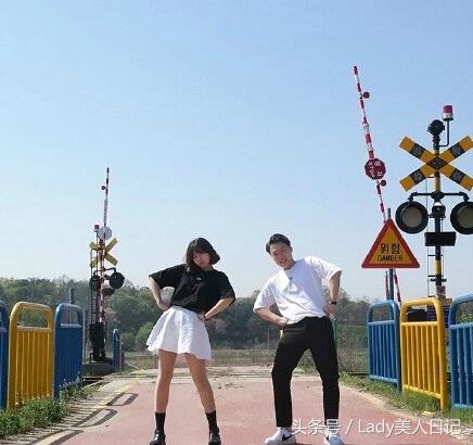 情侣装一定俗不可耐？这些情侣装都是高级货