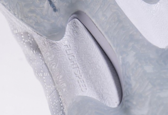 可以使自己体育变好的黑科技球鞋,你知道球鞋上的细节吗