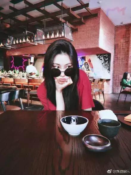 张馨予撩女生,张馨予的口红有哪些